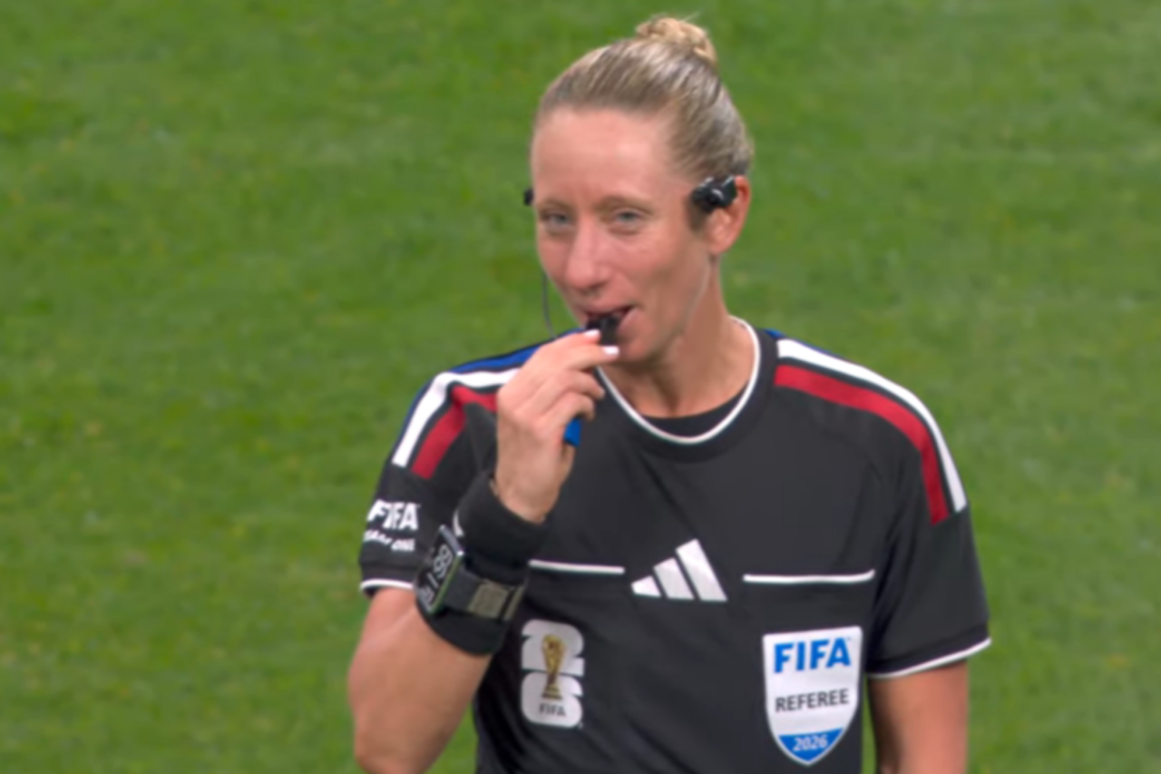 Copa registra arbitragem 100% feminina em jogo entre República Tcheca e África do Sul 3 Copa registra arbitragem 100% feminina em jogo entre República Tcheca e África do Sul