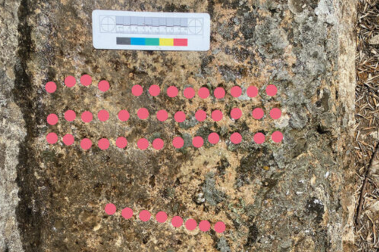 Tabuleiro medieval encontrado em banho público pode ser o mais antigo do tipo no Norte da África