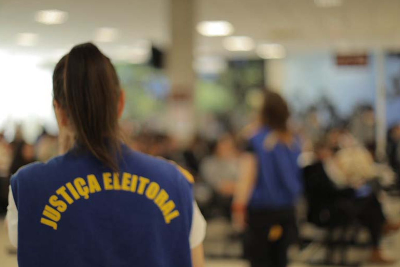 Alunos de 88 colégios estaduais participam de eleições do Parlamento Jovem no Paraná 5 Alunos de 88 colégios estaduais participam de eleições do Parlamento Jovem no Paraná