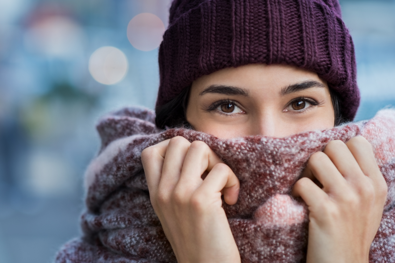 Frio e baixas temperaturas podem elevar risco de AVC e exigem atenção aos fatores de saúde 11 Baixa temperaturas e frio pode agravar pressão alta, alterações circulatórias e desidratação, aumentando a vulnerabilidade ao AVC, principalmente entre idosos