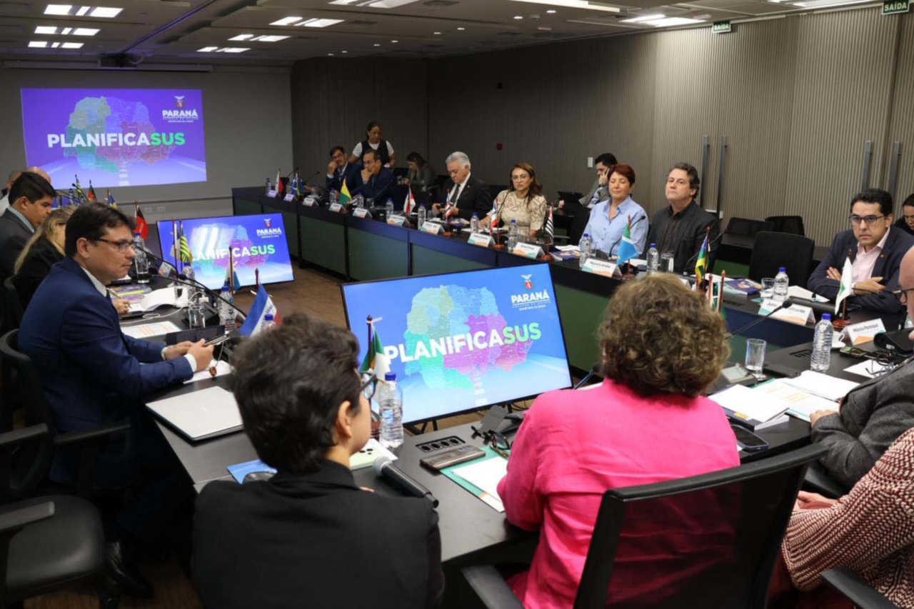 Paraná apresenta expansão do PlanificaSUS para atendimento em saúde mental 3 Estado apresentou ao Conass a PlanificaSUS integração entre unidades básicas, CAPS, ambulatórios e equipes especializadas no atendimento em saúde mental