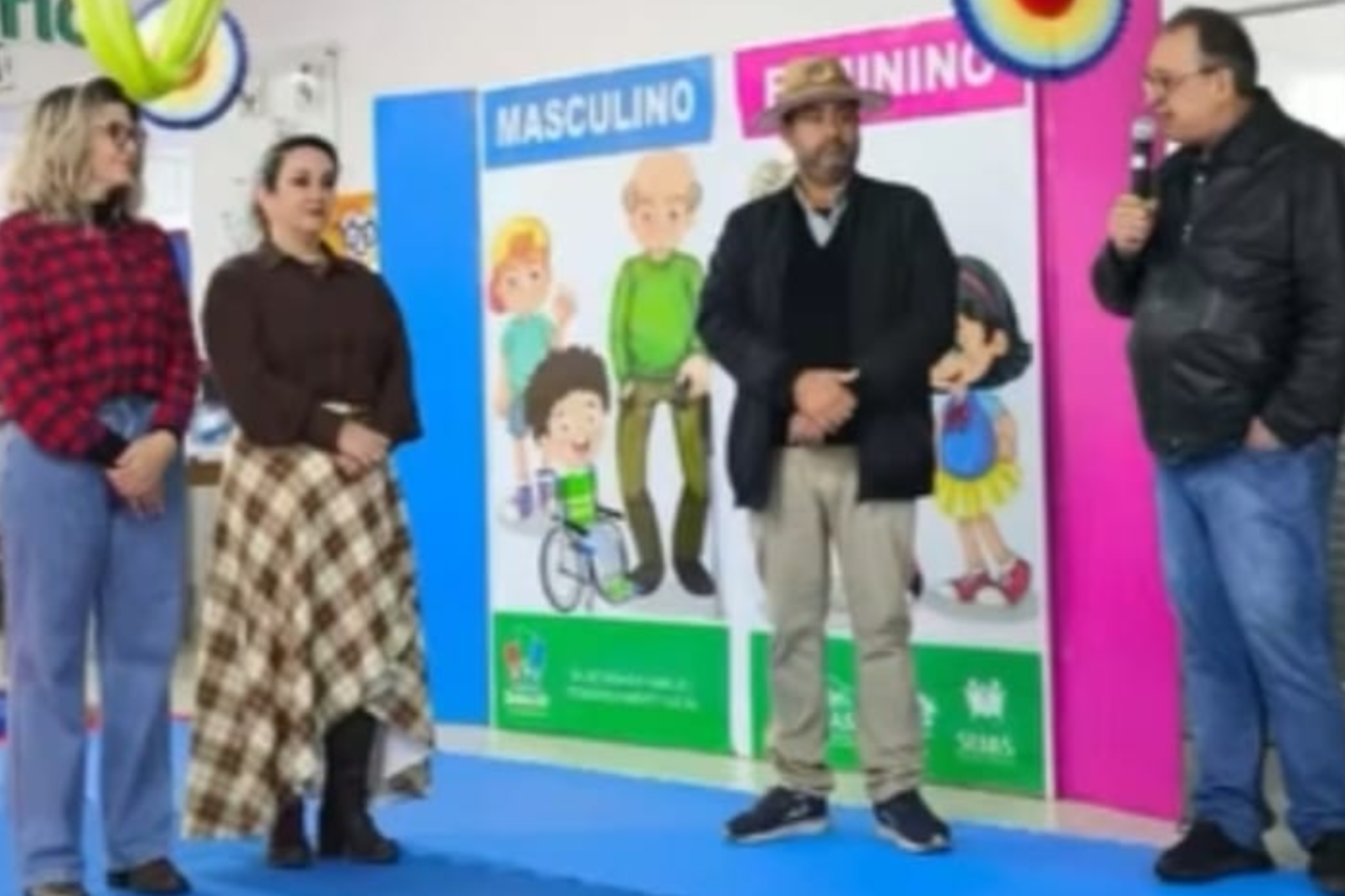 Primeiro Arraial do CRAS reúne cerca de 250 participantes em Barracão 8 Evento promovido pela Administração Municipal de Barracão, por meio do CRAS, reuniu crianças, adolescentes e familiares atendidos pelo SCFV