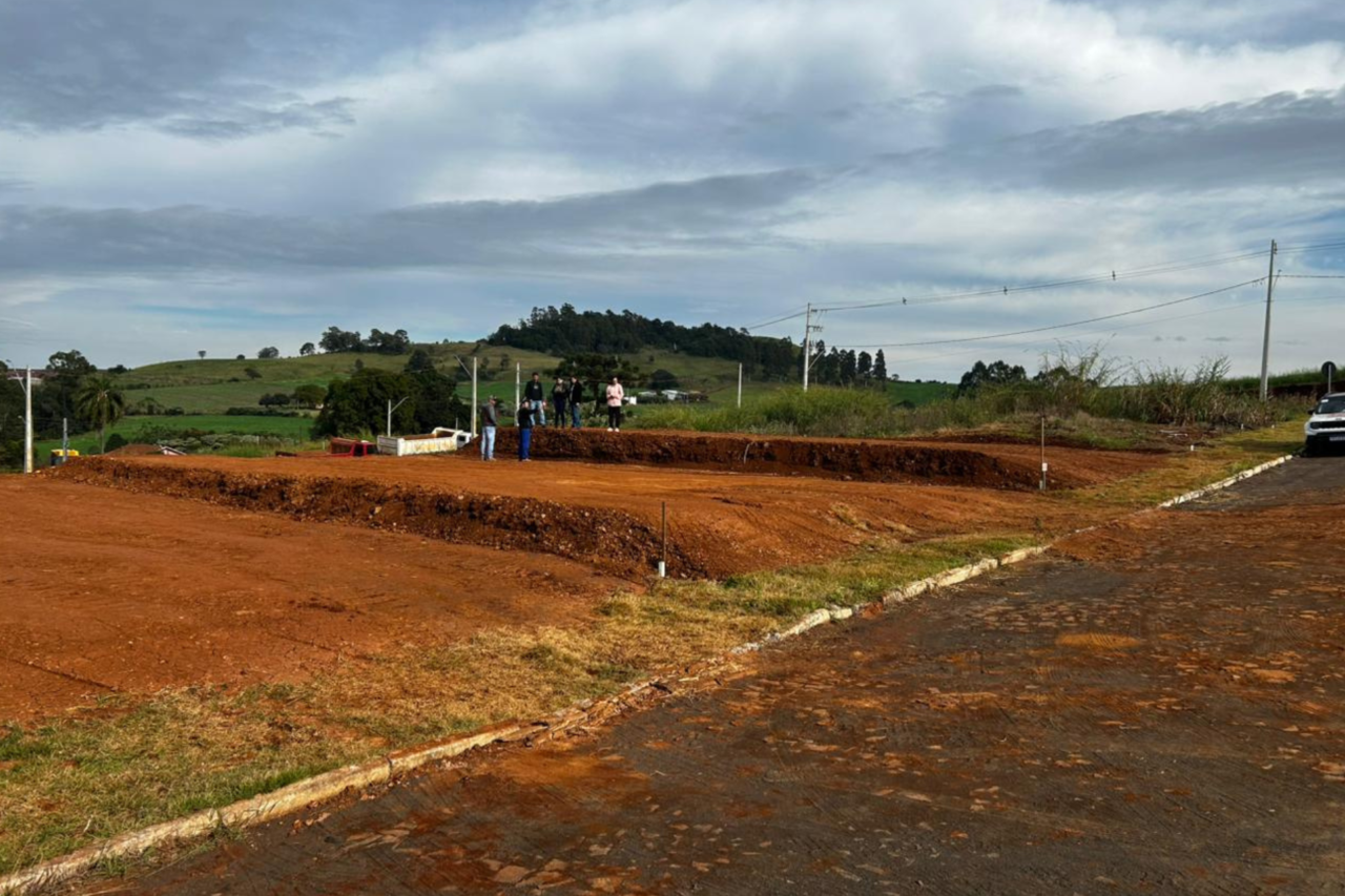 Guarujá do Sul inicia obras para construção de 12 casas populares 4 Guarujá do Sul inicia obras para construção de 12 casas populares