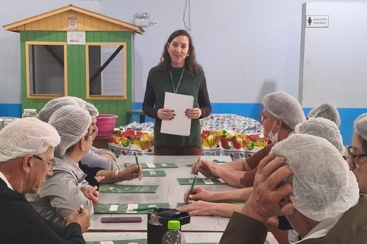 Curso de aproveitamento integral de alimentos reúne idosos em Guarujá do Sul 3 Curso de aproveitamento integral de alimentos reúne idosos em Guarujá do Sul