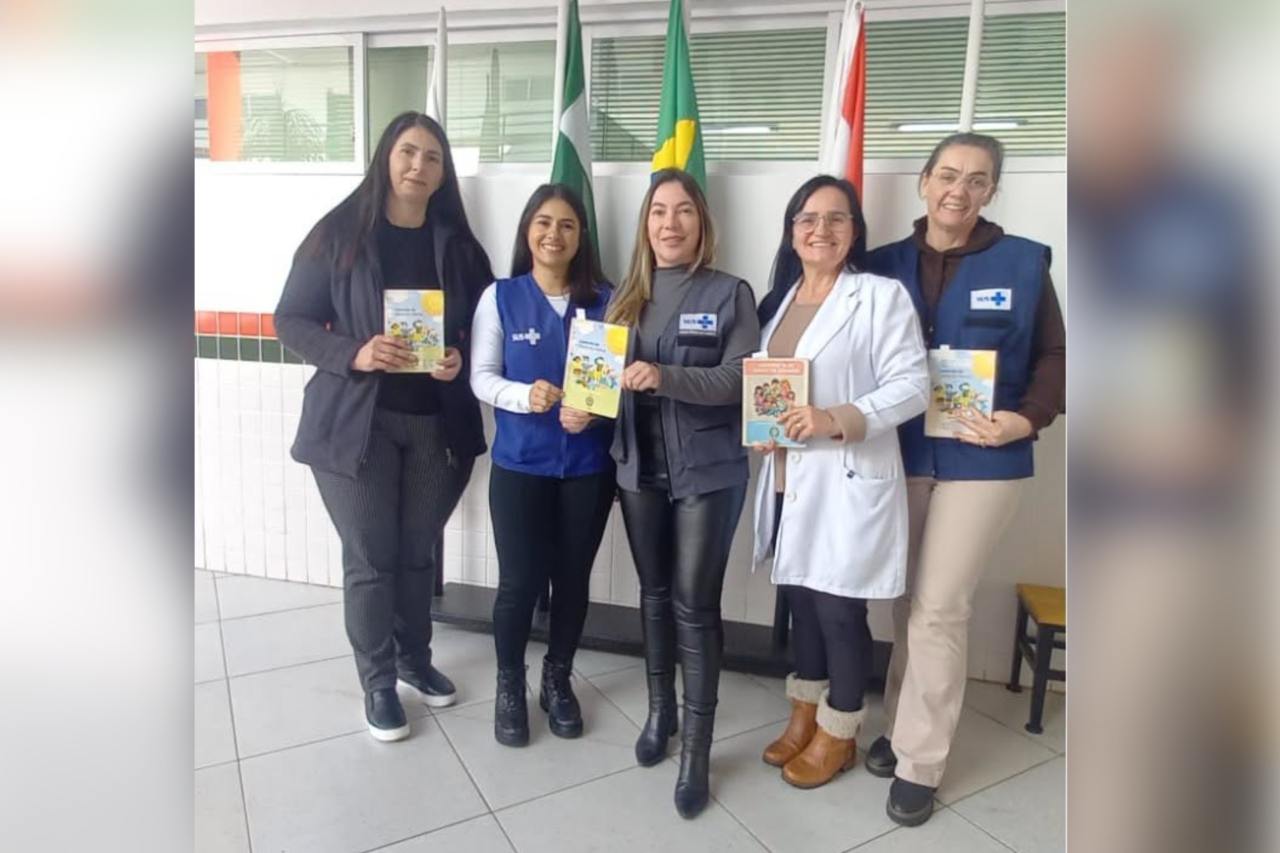 Saúde confere carteirinhas de vacinação de alunos em escolas de Dionísio Cerqueira 5 Secretaria de Saúde de Dionísio Cerqueira verificou carteirinhas de vacinação de estudantes de 6 a 14 anos e orientou famílias sobre doses em atraso