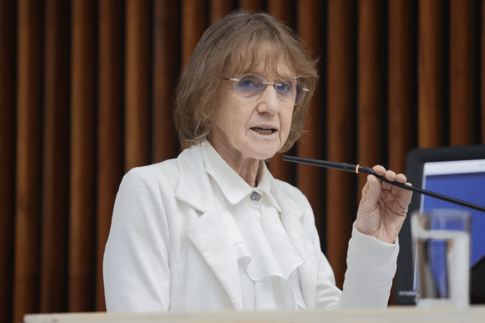 Luciana Rafagnin critica proposta de jornada flexível e reforça apoio ao fim da escala 6×1