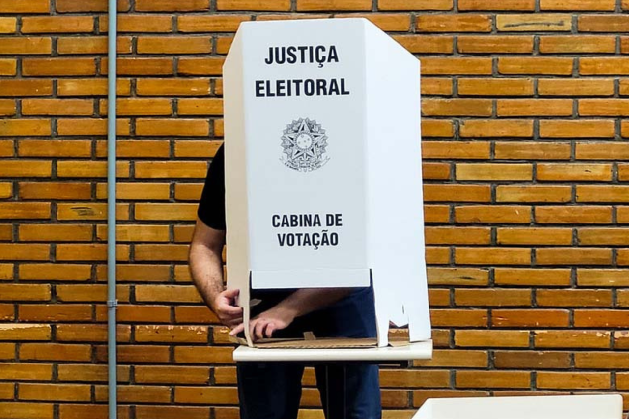 Alunos de 88 colégios estaduais participam de eleições do Parlamento Jovem no Paraná 6 Alunos de 88 colégios estaduais participam de eleições do Parlamento Jovem no Paraná