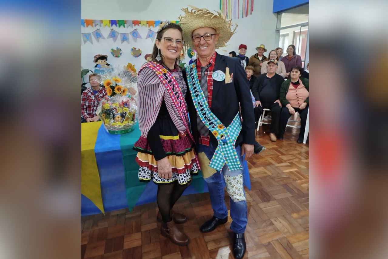 Evento realizado no Centro dos Idosos reuniu mais de 400 participantes, contou com atividades juninas e escolheu Felipe de Mattos e Ivânia de Martini como Sinhô e Sinhá 2026