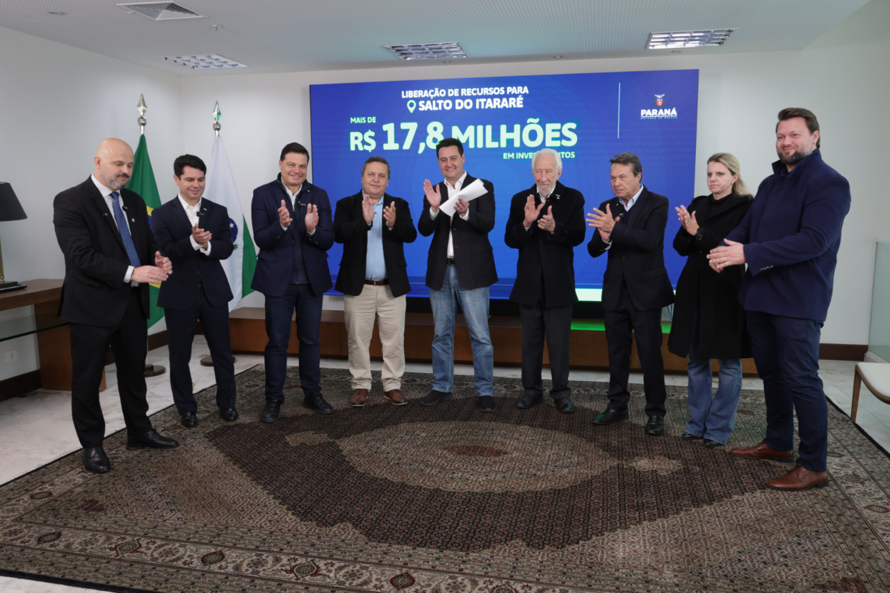 Governo do Paraná confirma R$ 433,4 milhões para obras em 12 municípios 13 Pacote anunciado pelo Governo do Paraná prevê investimentos em pavimentação, saúde, educação infantil, estradas rurais, equipamentos públicos e assistência social em 12 municípios