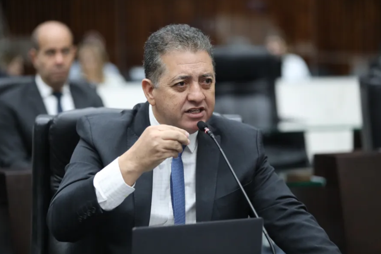 Projeto quer tornar obrigatória a inspeção de equipamentos em atividades radicais no Paraná 13 O projeto apresentado pelo deputado Cobra Repórter altera a legislação estadual do turismo de aventura e prevê novas exigências obrigatórias de segurança para práticas como bungee jump e rope jump.