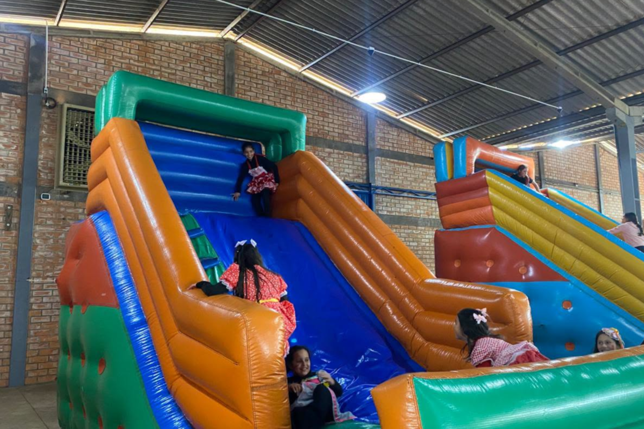 Festa Junina da Assistência Social reúne participantes de programas em Dionísio Cerqueira 5 Evento promovido pela Secretaria Municipal de Assistência Social reuniu crianças, adolescentes e usuários atendidos por programas sociais do município