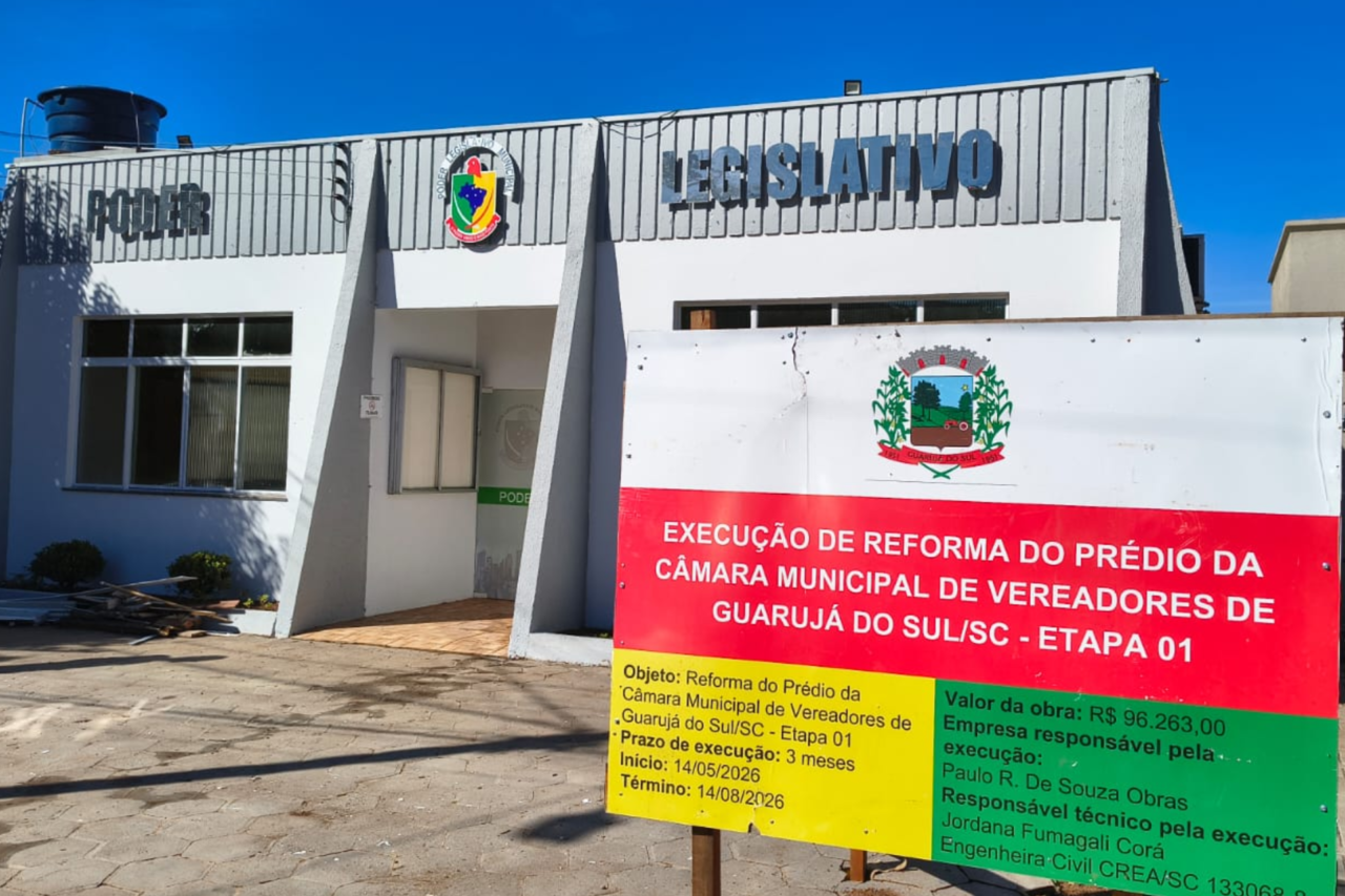 Concluídas as obras de reforma da Câmara de Vereadores de Guarujá do Sul 6 Obras incluíram substituição completa do telhado, pintura interna e externa, recuperação de espaços danificados e melhorias na iluminação do prédio