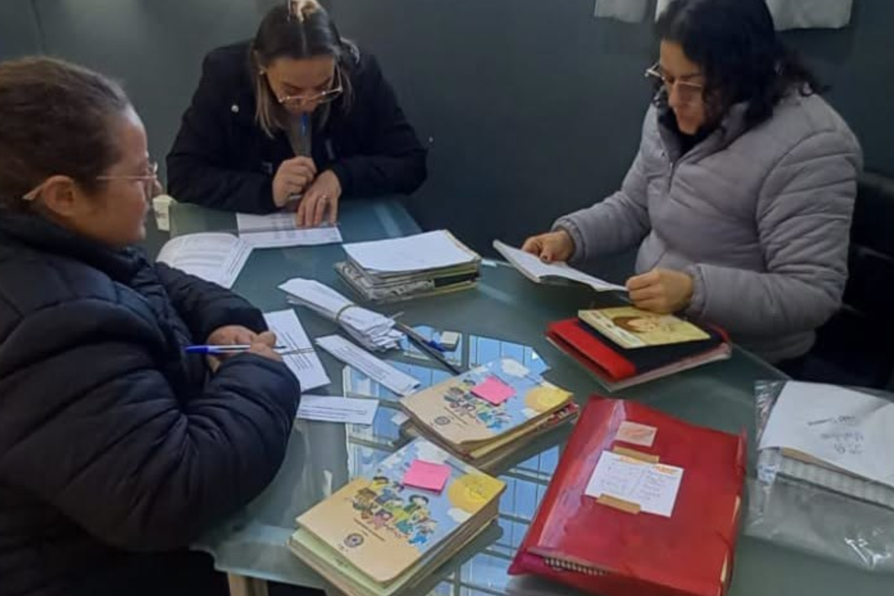 Saúde confere carteirinhas de vacinação de alunos em escolas de Dionísio Cerqueira 7 Secretaria de Saúde de Dionísio Cerqueira verificou carteirinhas de vacinação de estudantes de 6 a 14 anos e orientou famílias sobre doses em atraso