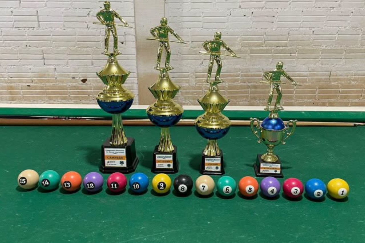 Idalino de Mello conquista título do Campeonato Interiorano de Sinuca Individual em São José do Cedro 3 Final do Campeonato Interiorano de Sinuca Individual foi realizada no Clube do Padre Réus e premiou os quatro primeiros colocados da competição