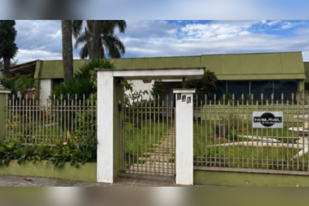 Guarujá do Sul realiza audiência pública para debater aquisição de imóvel 3 Guarujá do Sul realizou audiência pública para debater a aquisição de imóvel no centro do município, com proposta de instalar novo Centro de Convivência dos Idosos e secretarias municipais
