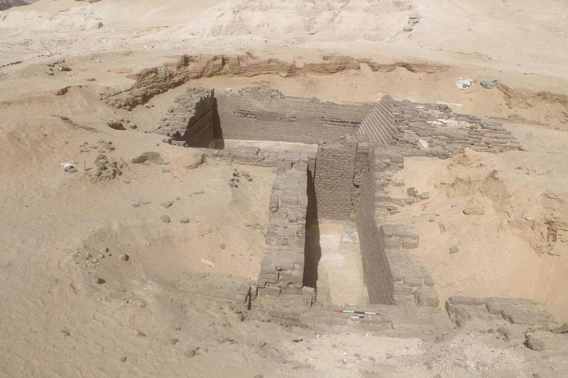 Túmulos de 5 mil anos encontrados no Egito revelam mudanças anteriores à era das pirâmides 36 tombs in egypt origins of pyramids 1