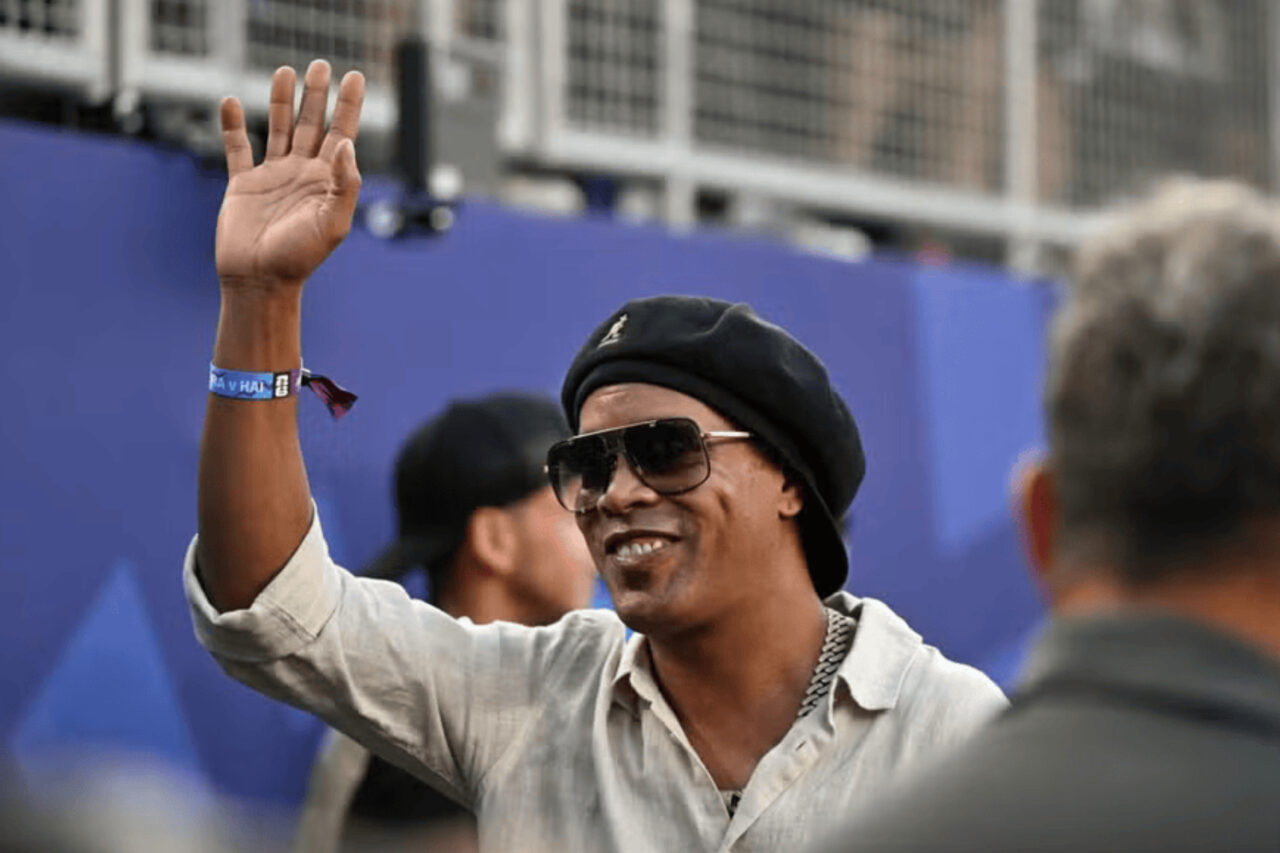 Ronaldinho Gaúcho volta ao futebol aos 46 anos e acerta com clube da Itália 34 yhbn
