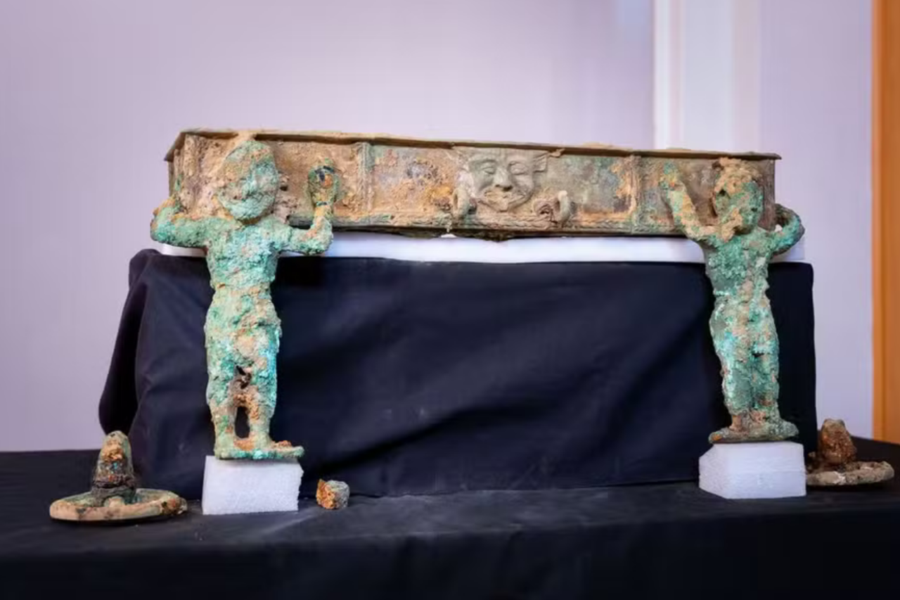 Carruagem de bronze de 2,5 mil anos é descoberta em sítio arqueológico na Espanha