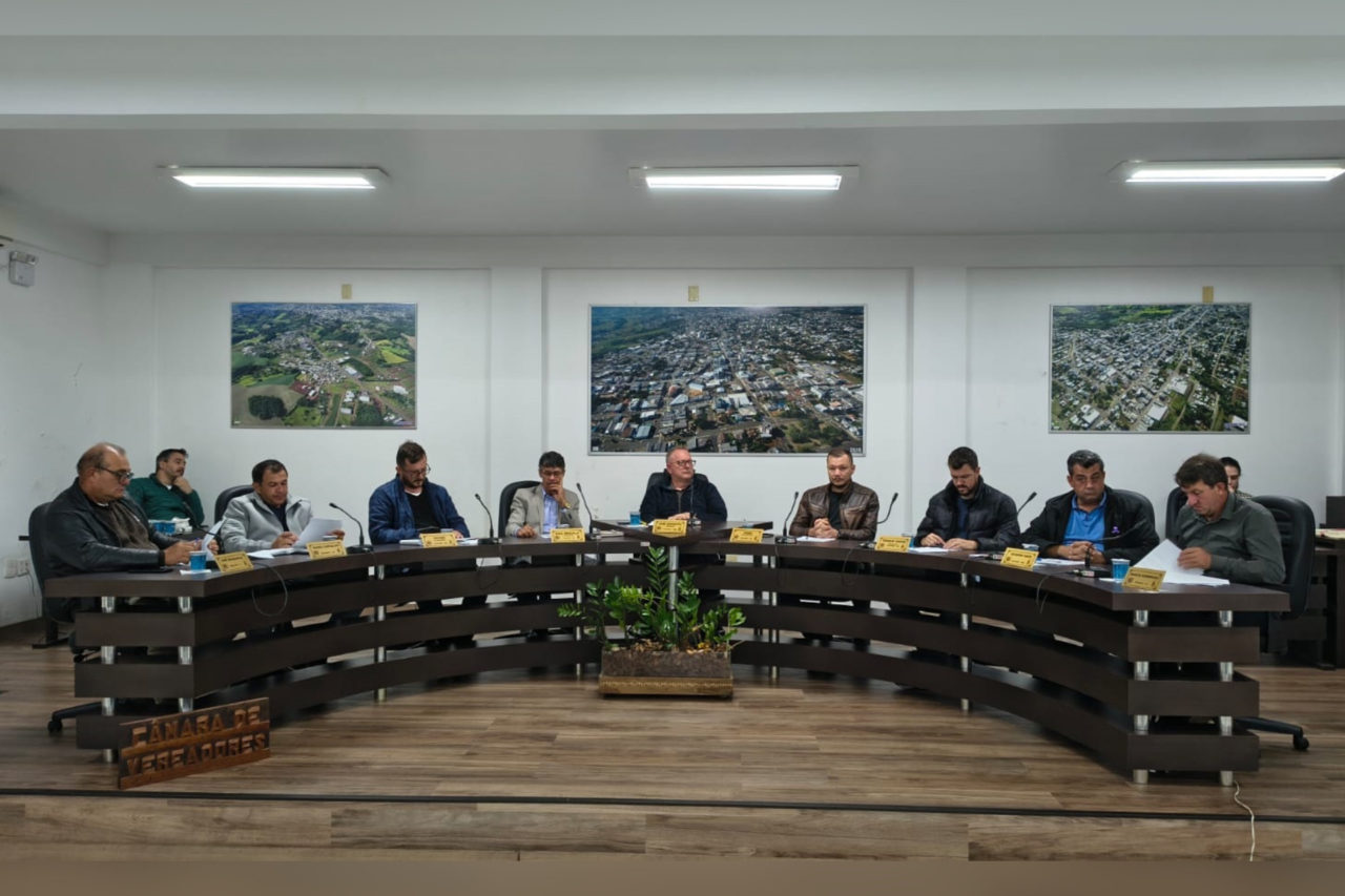 Vereadores aprovam projeto para reestruturação da Defesa Civil em Barracão 4 Após a sessão o vereador Valdinei Battisti destacou a importância do projeto, bem como defendeu a regulamentação do uso de motos elétricas na Tri Fronteira