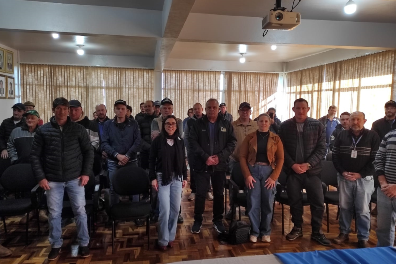 Barracão avalia produção de pepinos como alternativa de renda para agricultores 5 Projeto prevê parceria com a empresa responsável pela compra do produto e apoio técnico do IDR Paraná aos produtores interessados