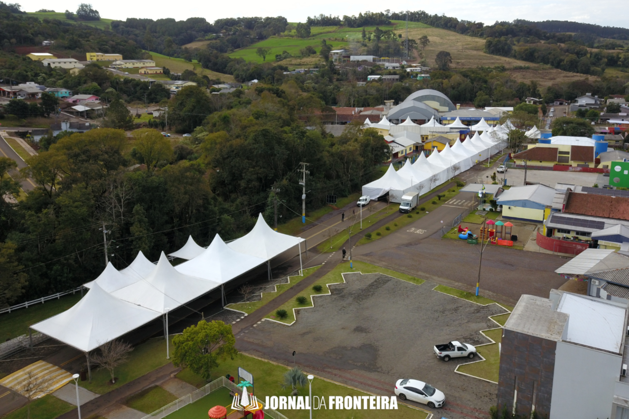 Festa do Chapéu de Palha e Expo Bom Jesus iniciam nesta sexta-feira, dia 03 3 Programação segue até domingo, com exposições, shows, rodada de negócios, matinês, brinquedos para crianças e apresentações musicais