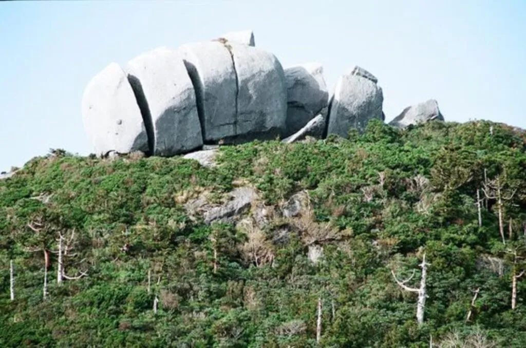 Megalito de Yakushima 2