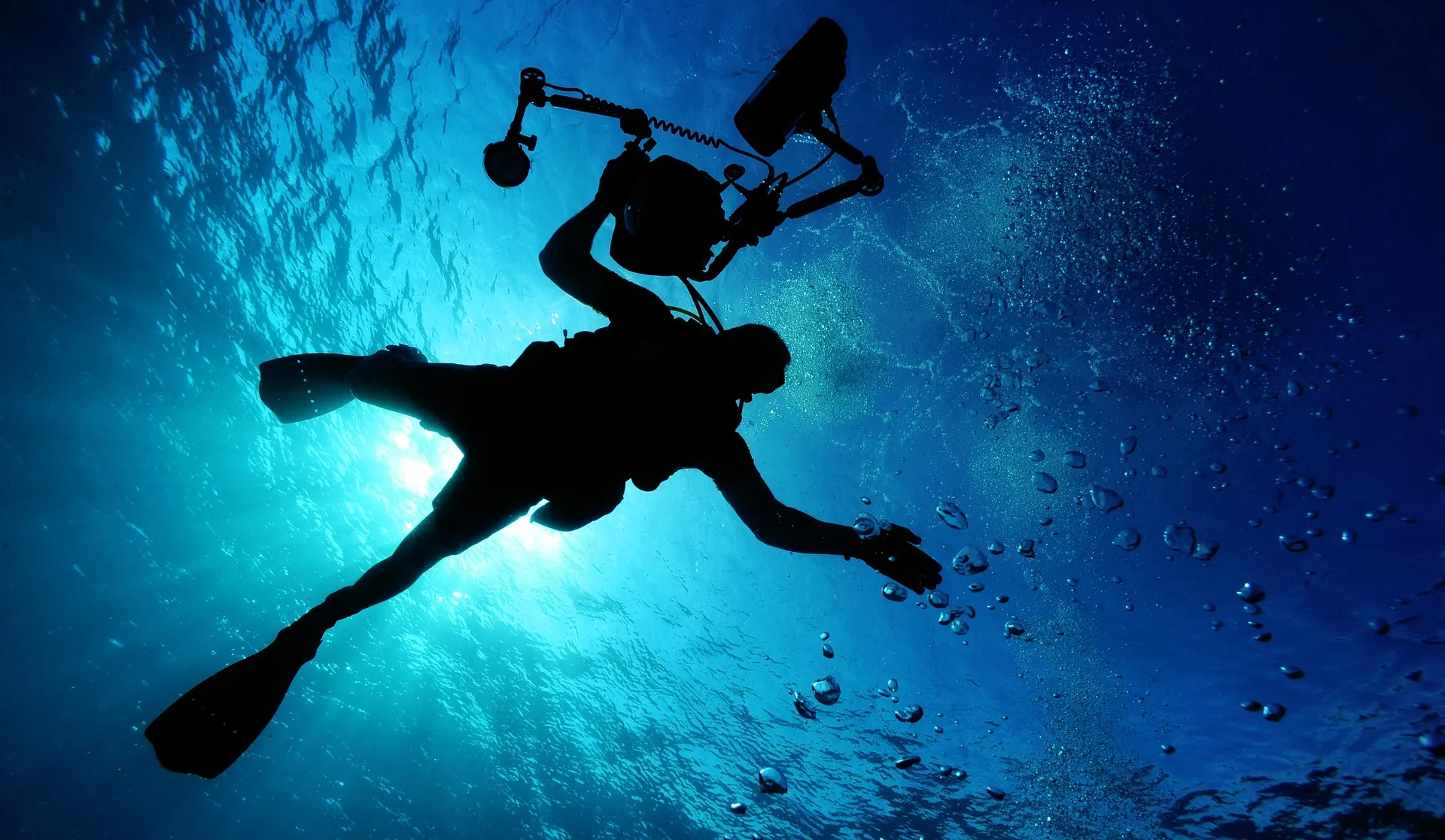 scuba diving 79606 1920