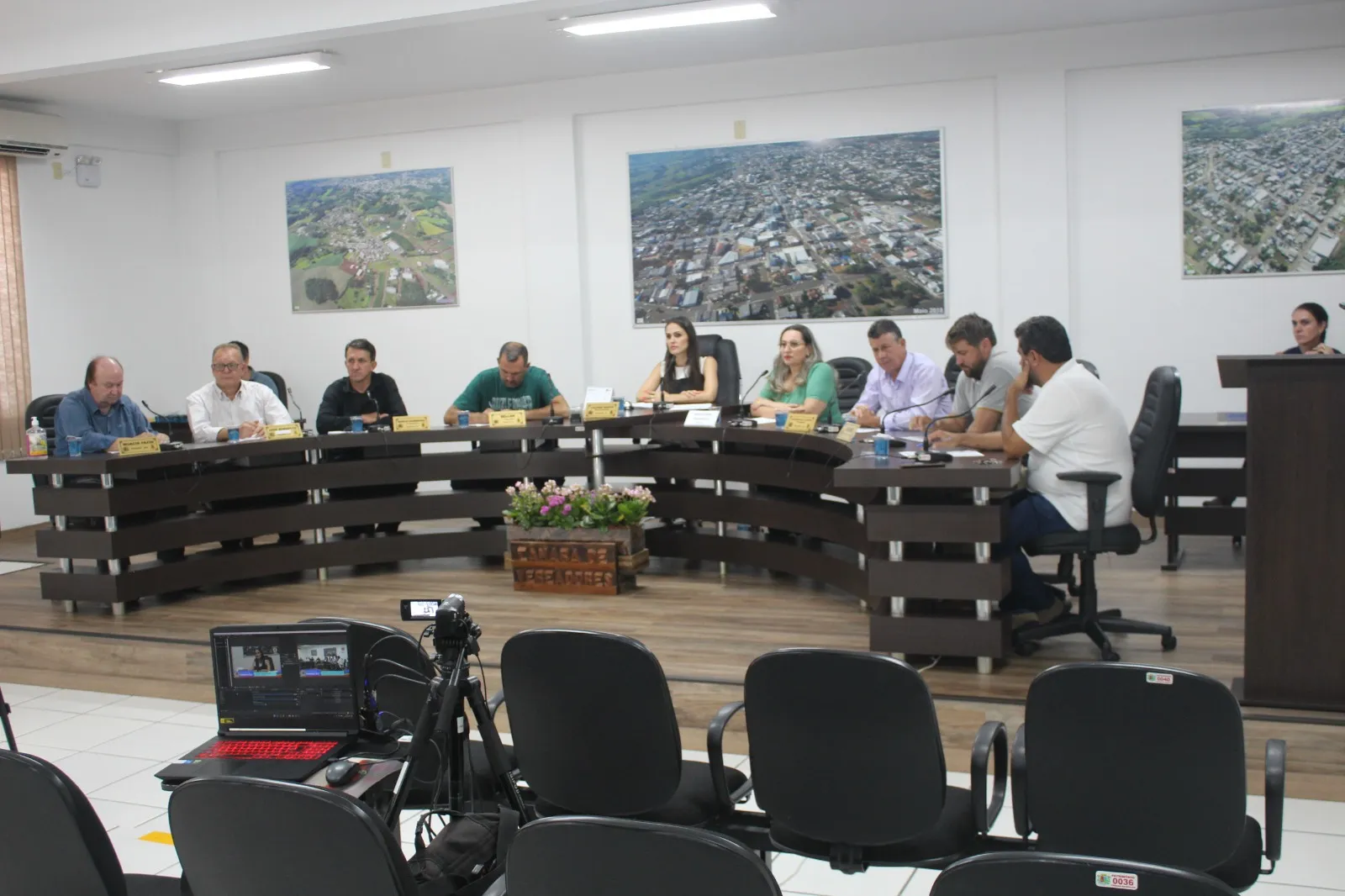 Na terça-feira, 2 de abril, o vereador José Borsatto retornou ao poder legislativo.