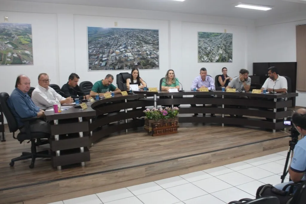 Na terça-feira, 2 de abril, o vereador José Borsatto retornou ao poder legislativo.