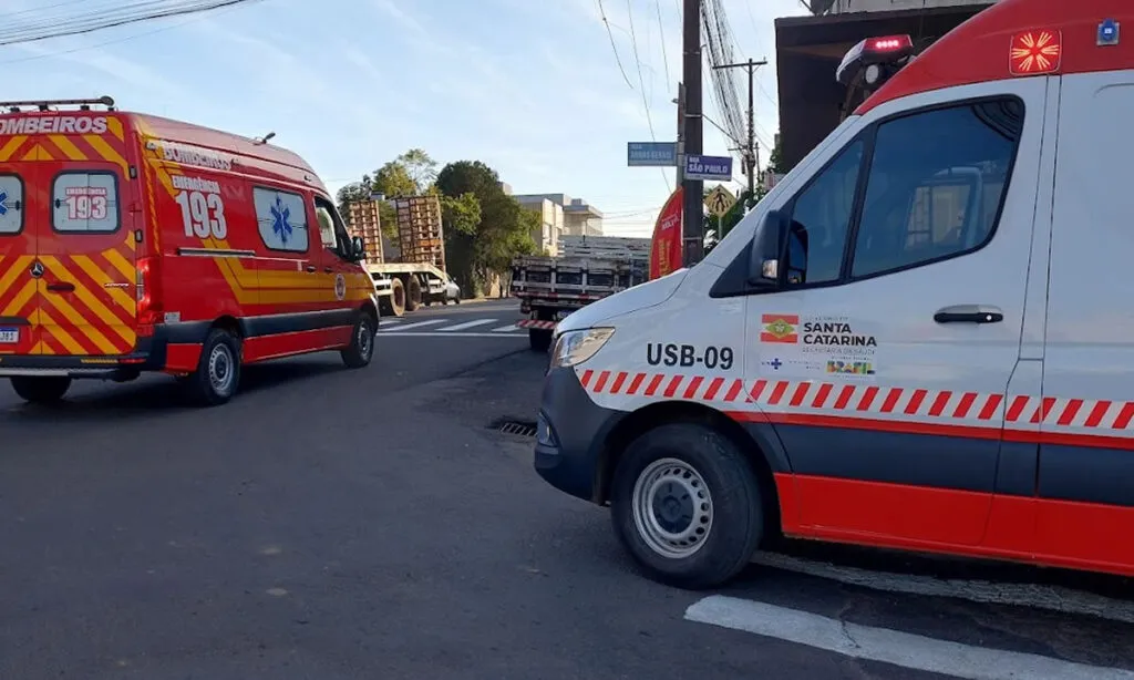 A idosa foi atropelada na manhã desta quarta-feira, no cruzamento da Rua Minas Gerais com a Rua São Paulo, no centro