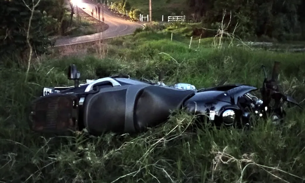 Acidente do tipo queda ocorreu na noite de sábado na estrada geral da Linha São José. Motociclista sofreu ferimentos graves