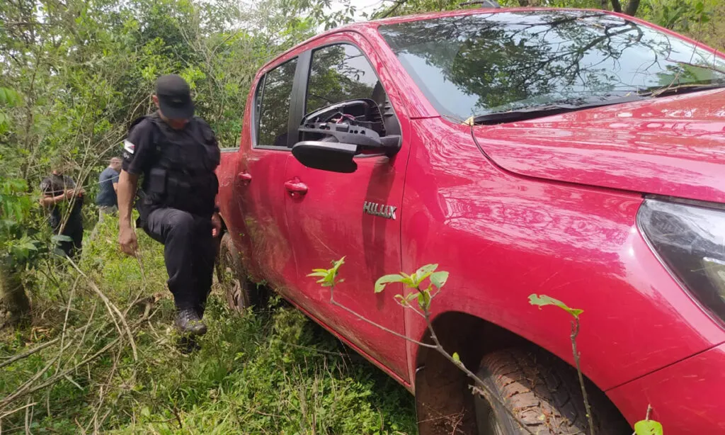 Caminhonete foi furtada do centro de Bernardo de Irigoyen na manhã de sábado. Veículo foi localizado no interior do município