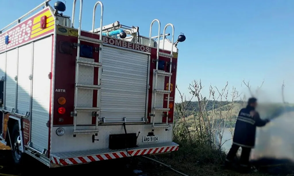 Bombeiros atenderam ocorrência em Dionísio Cerqueira nas proximidades da Asmodiba. Em barracão o caso foi registrado às margens da BR 163