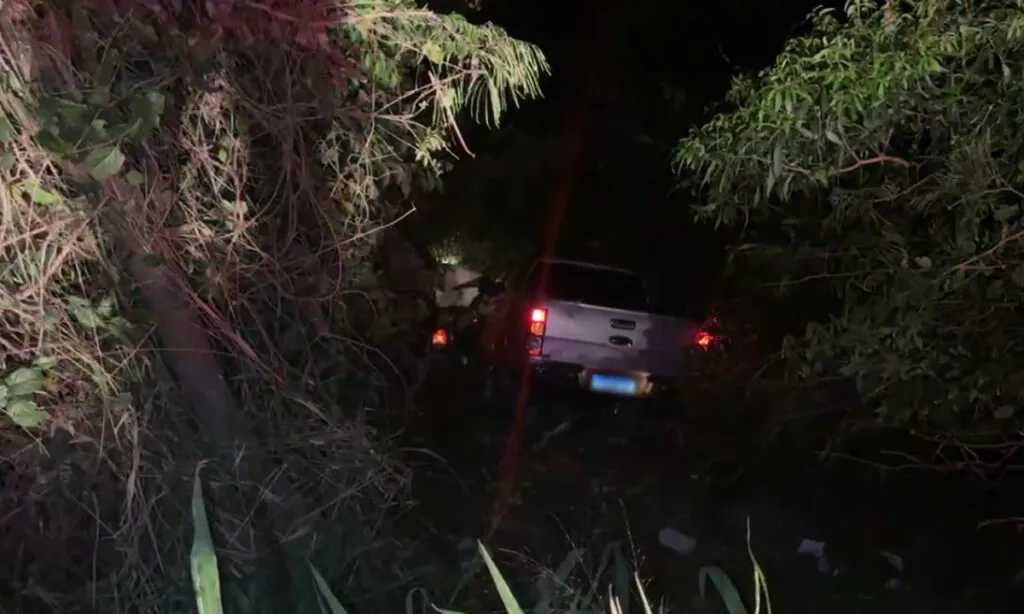 Irmão e cunhada do socorrista ocupavam um VW Gol, que seguia a Ampére e ao atravessar o trevo foi atingido por uma Ford Ranger