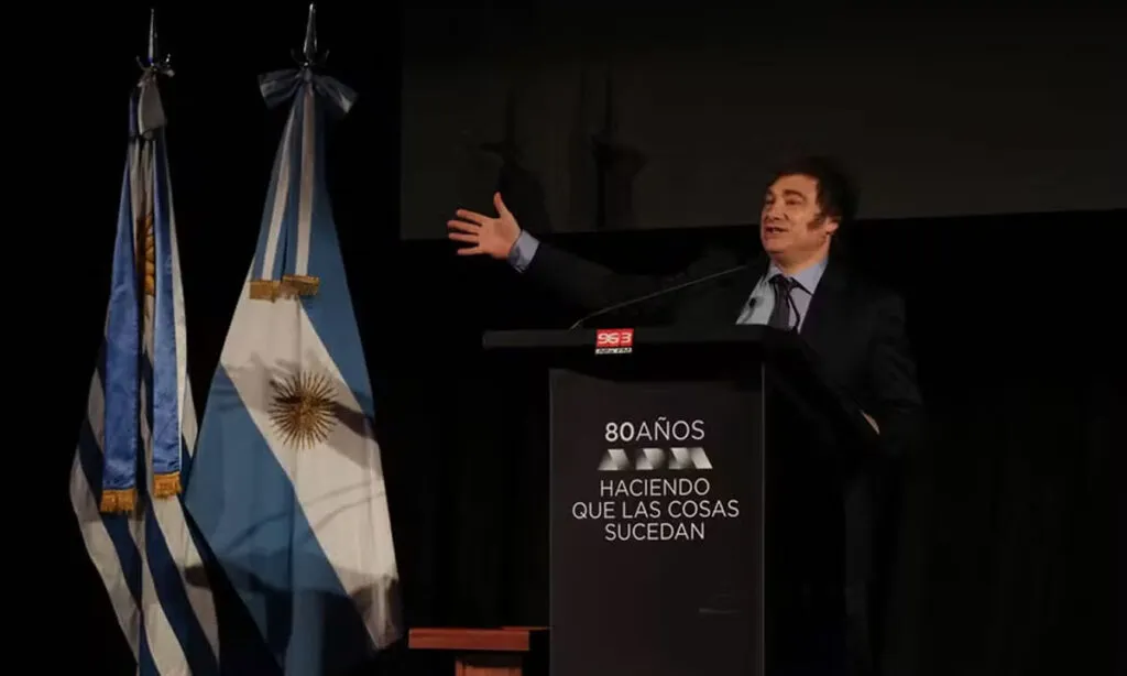 No primeiro ano de governo, Javier Milei realizou uma série de reformas econômicas radicais para conter a crise financeira na Argentina