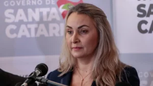 Daniela Reinehr defende medidas contra invasões e pela segurança pública