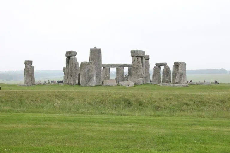 A hilária história do homem que comprou Stonehenge em um leilão