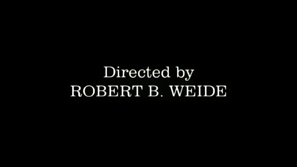 Quem é o cara da cena “Directed by Robert B. Weide” e por que virou meme? 1 Directed by Robert B. Weide