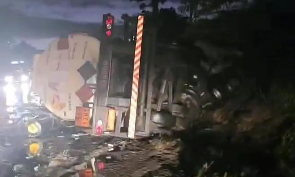Motoristas morrem em grave acidente na BR 476 1 bvgd
