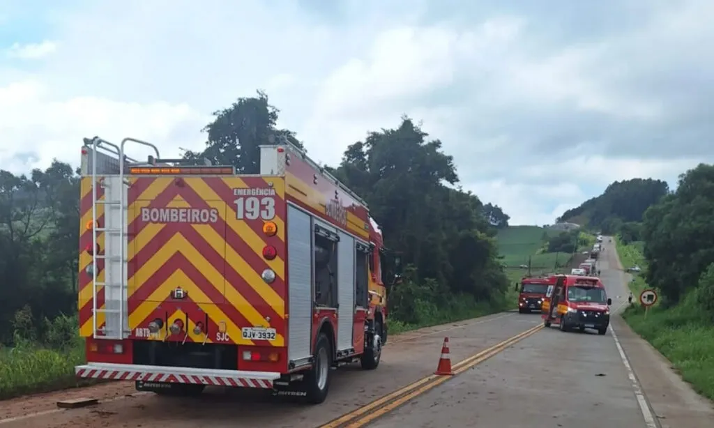 O acidente ocorreu na tarde de sábado na rodovia BR 163, em Guarujá do Sul. O motorista foi socorrido em estado grave e não resistiu