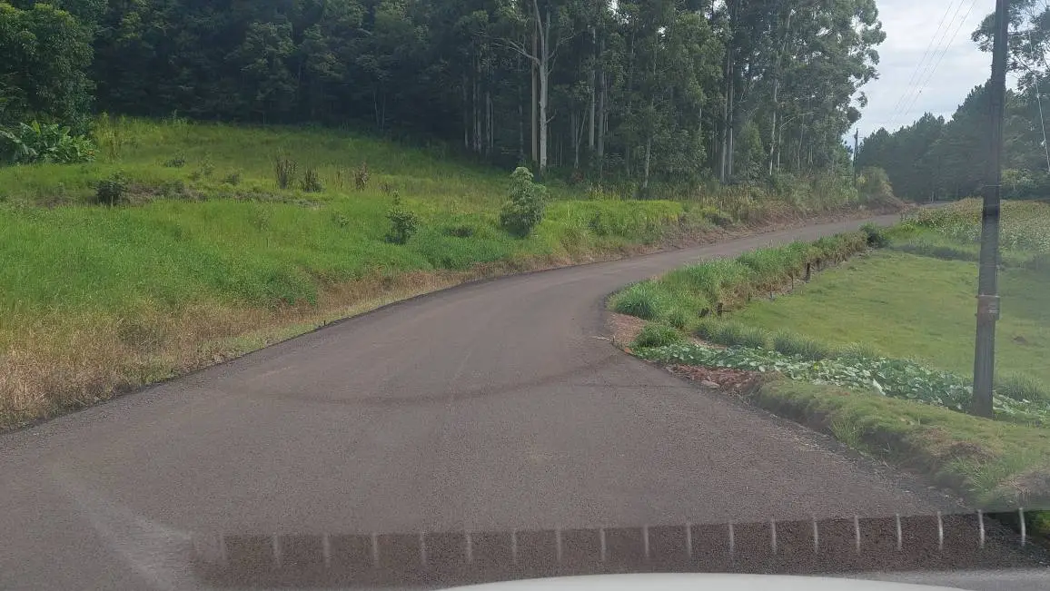 bjs Pavimentacao em TST e realizada na Linha Boa Vista do Capanema