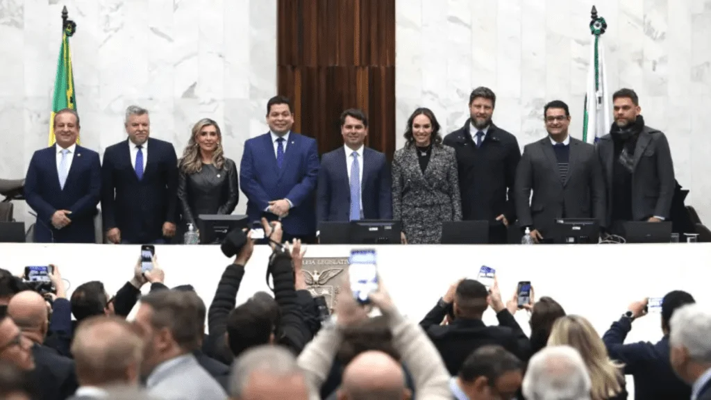 Nova mesa diretora da Assembleia Legislativa do Paraná assume hoje 1 fotos gaby 1