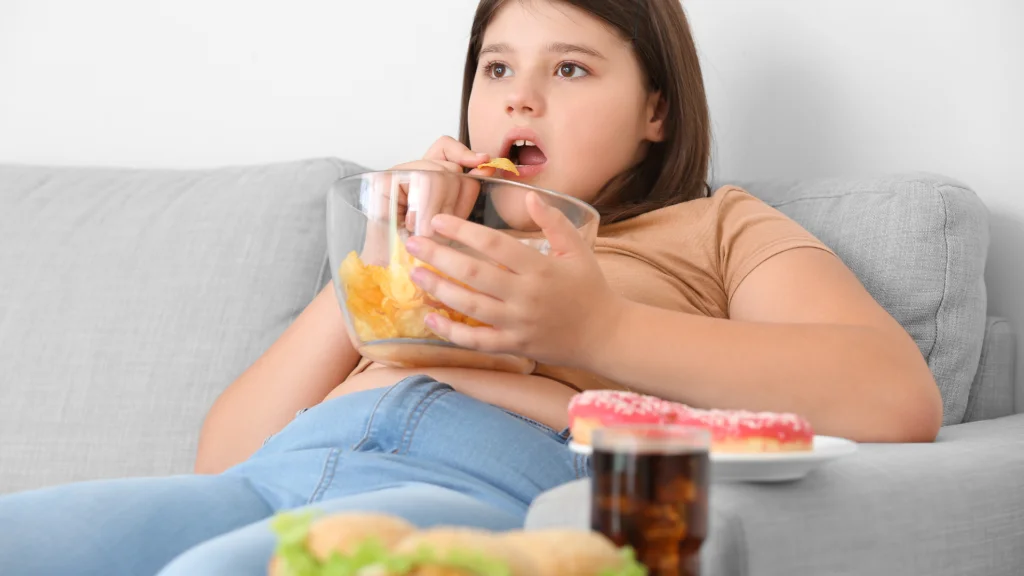 O crescimento da obesidade infantil no Brasil preocupa especialistas. Descubra as causas, consequências e medidas para combater essa epidemia.