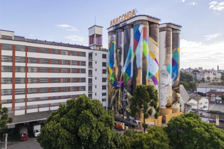 Ciclos: Artista Eduardo Kobra cria obra monumental em silos do velho moinho