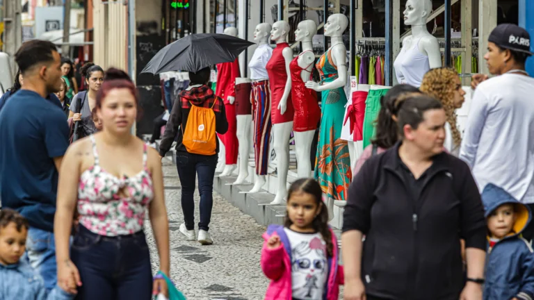 Comércio varejista do Paraná cresce 4,3% em janeiro e lidera região Sul