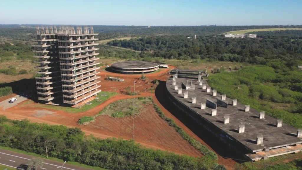 Parceria com Itaipu foi fundamental para consolidação da unila e para retomada das obras do campus, um dos últimos projetos de Niemeyer