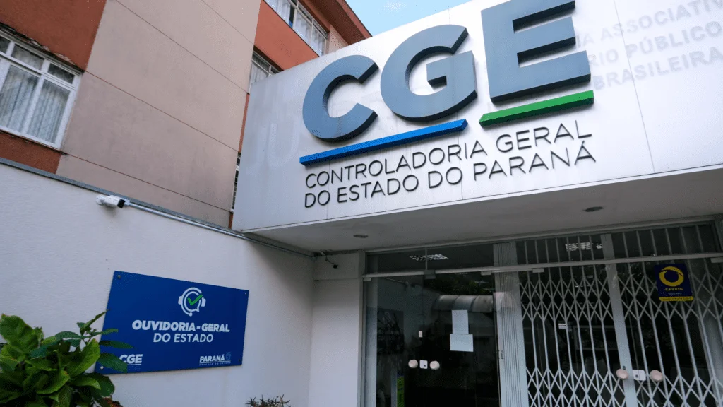 Pioneira no Brasil, Ouvidoria do Paraná comemora 34 anos de excelência 1 crys 23 2