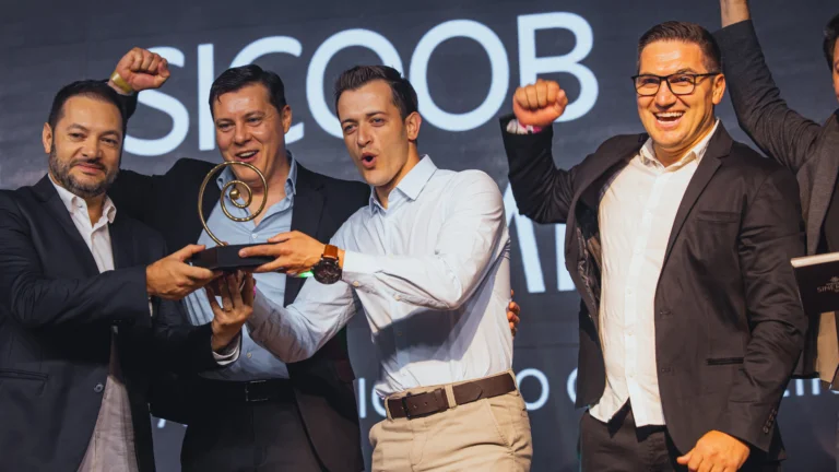 Agência Sicoob de Dionísio Cerqueira conquista 1º lugar em serviços financeiros