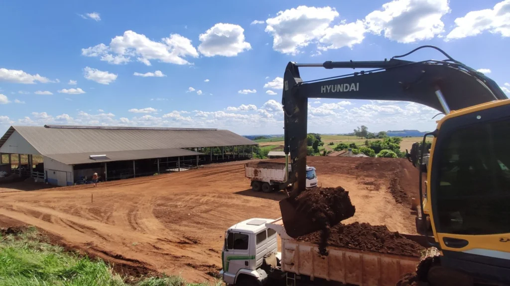 Obras de terraplanagem auxiliam na produção rural de Princesa