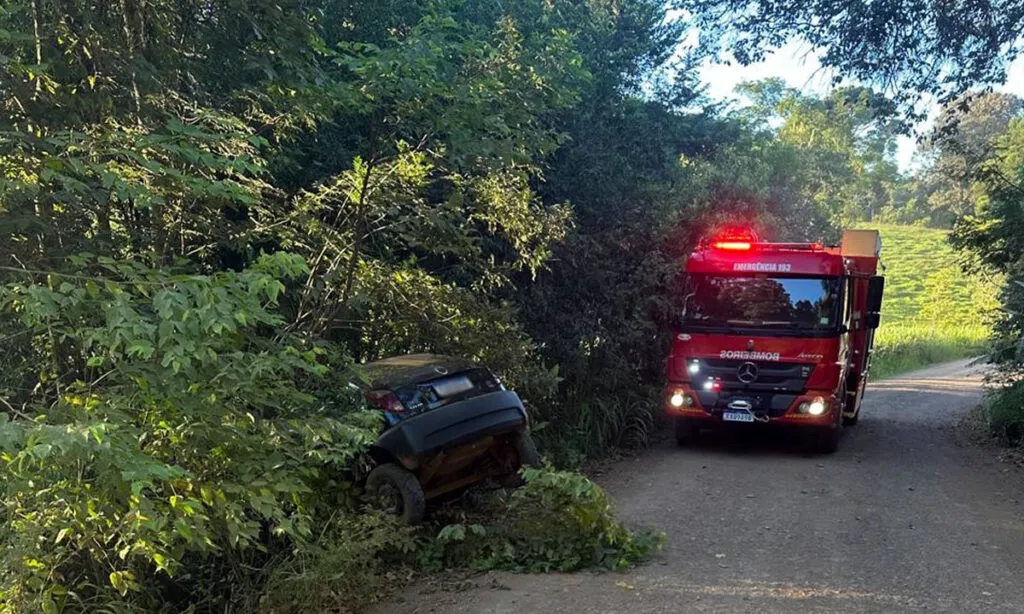 A mãe apresentava suspeita de fratura na escápula e foi socorrida pelo Samu, já a filha queixava-se de dores na cervical e torácica